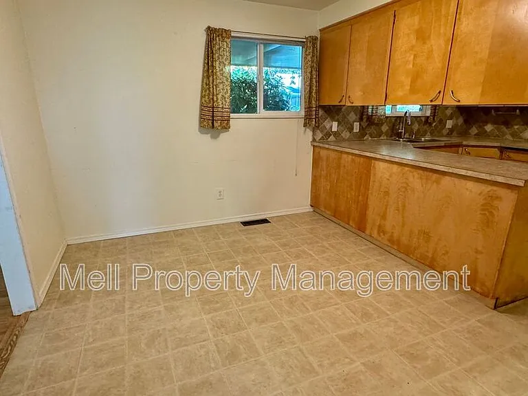 7016 Husky Way SE — Photo 5