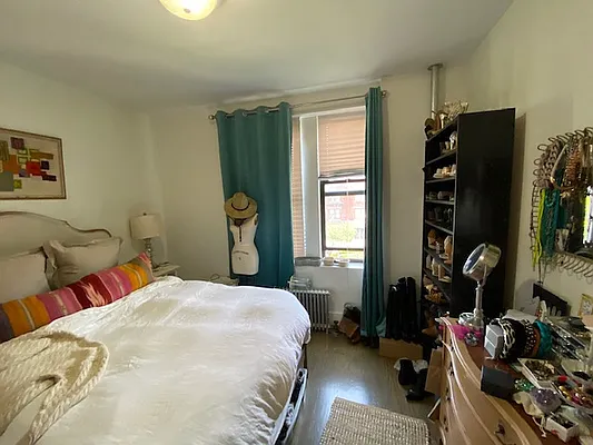 Rented by Mdays Realty | media 30