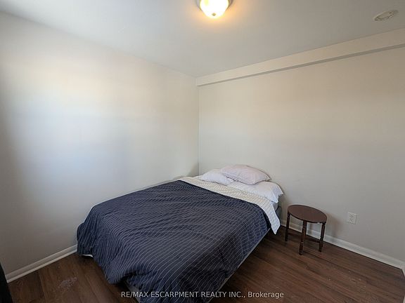 4th image of 63 Pelham Rd #2