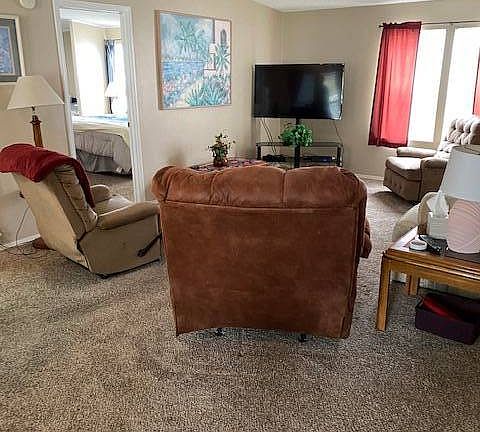 4th image of 681 Tulip Cir E