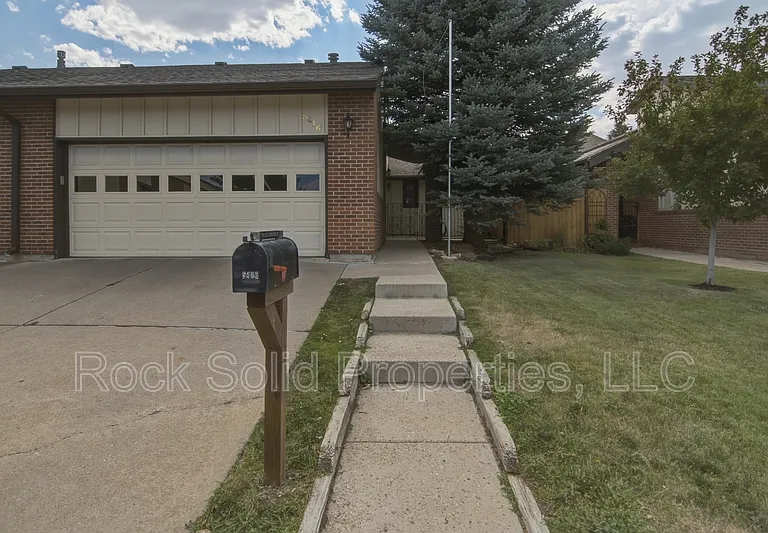 5416 Meadowbrook Dr — Photo 2