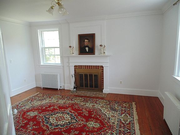 2nd image of 180 Jackson St