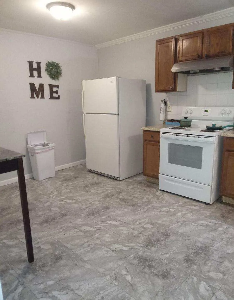 7 bed, 1828 sqft, $750 — Photo 2