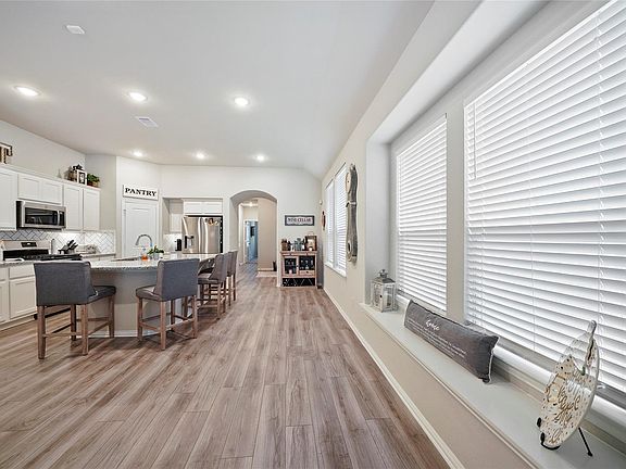 3rd image of 15534 Bosque Valley Ct