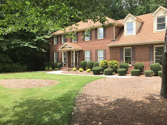3rd image of 4140 Knollcrest Cir N