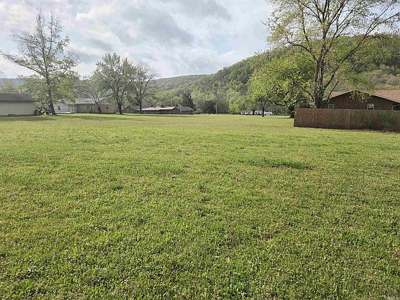 2nd image of 0 Maple Dr