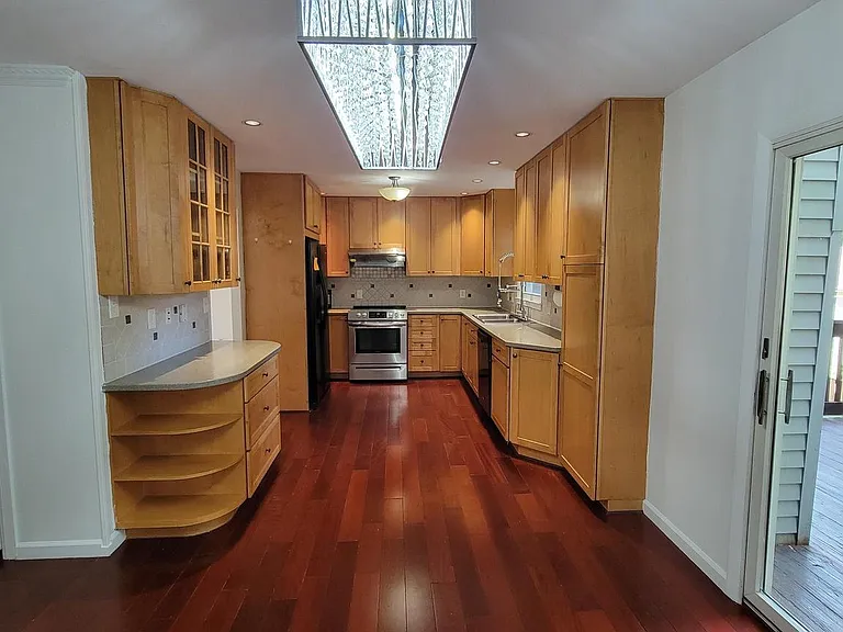 3137 Bayswater Ct — Photo 4