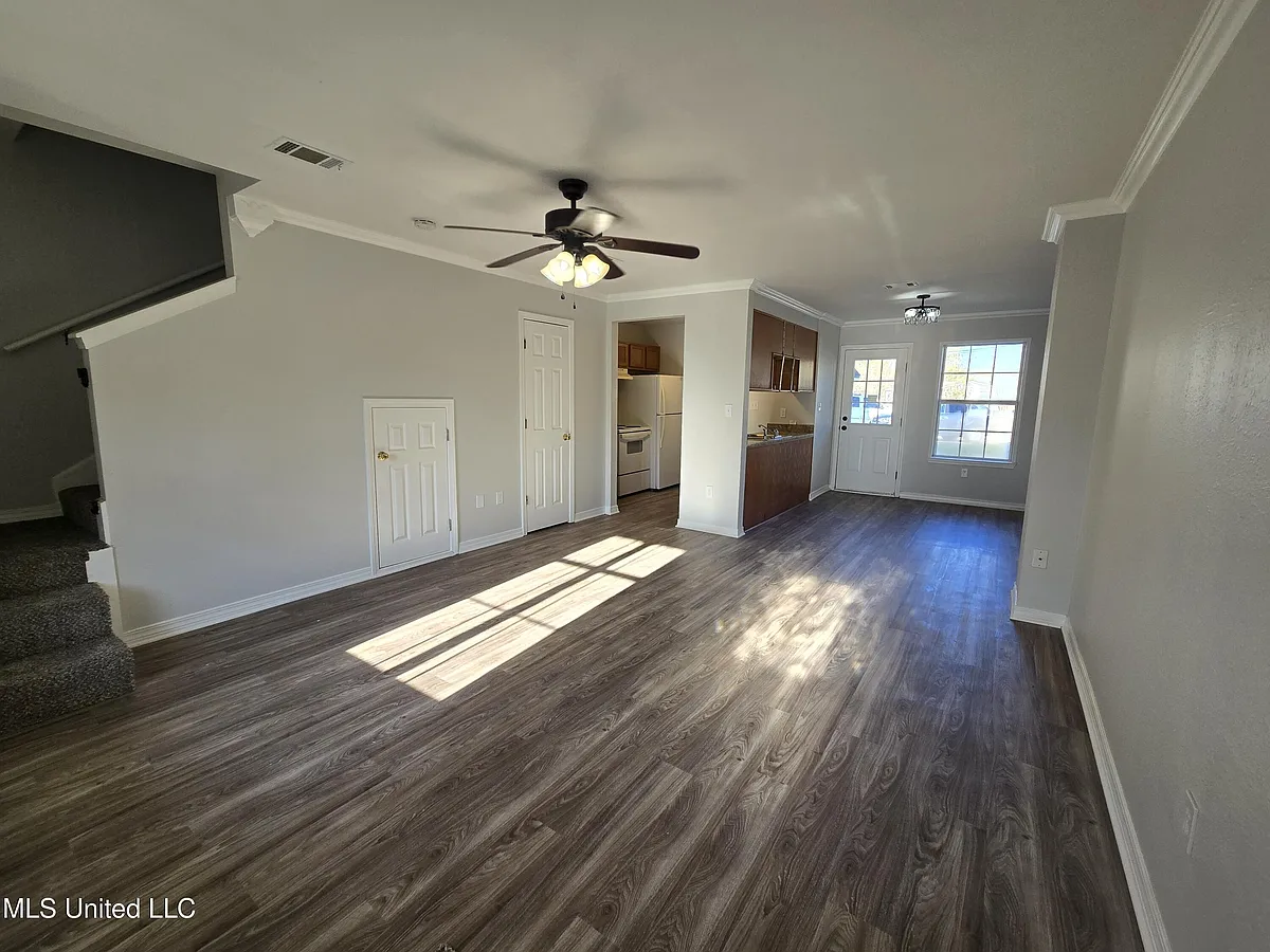 Building Photo - 10479 Cal Ln