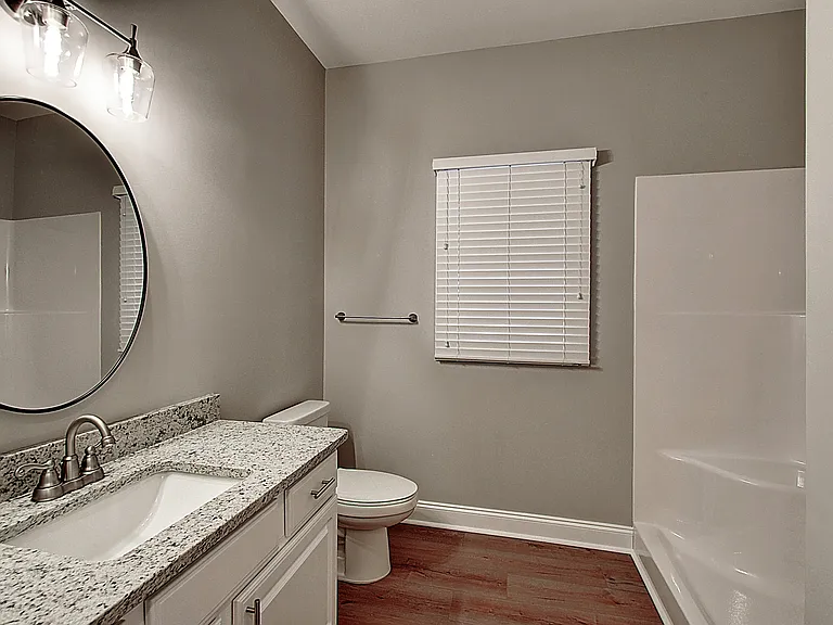 209 University Pkwy #10 — Photo 26