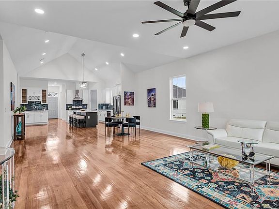 3rd image of 2257 Athis St