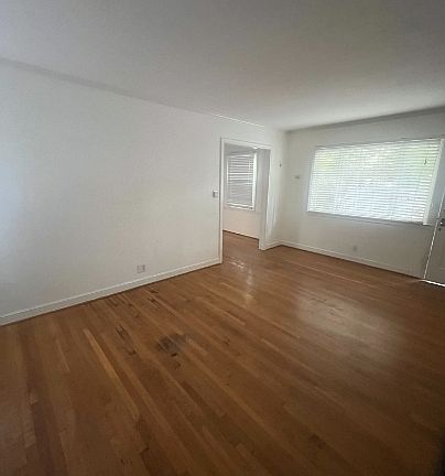 2nd image of 838 W Willow St