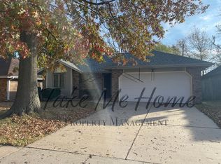 1054 S Ventura Ave, Springfield, MO 65804