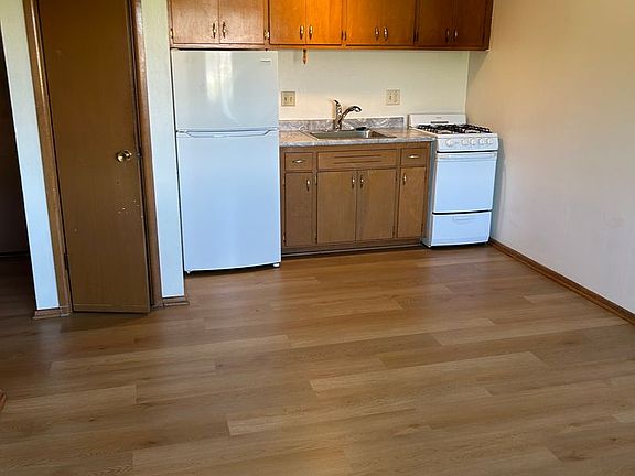 4th image of 4215 S Vermont Ct #17