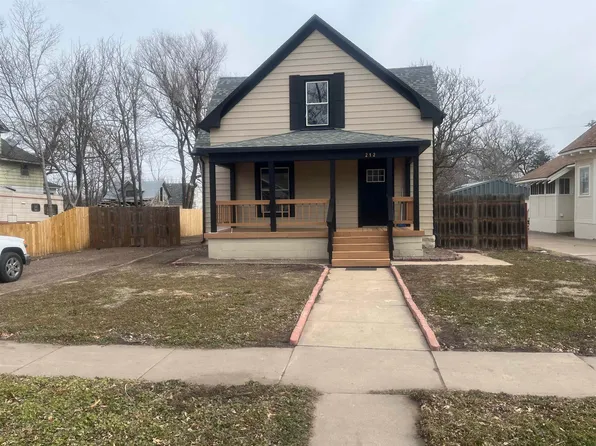 212 N Ninnescah St, Pratt, KS 67124