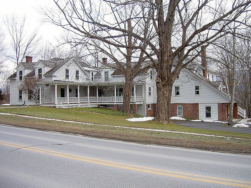 Seen from the street 