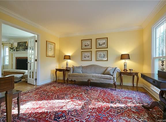 4th image of 2717 Oxborough Dr