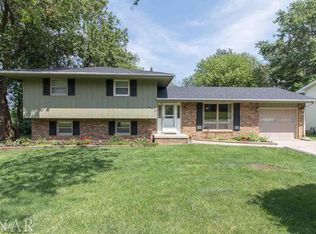307 N East St, Hudson, IL 61748