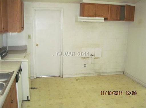 3rd image of 3655 San Antonio Ave