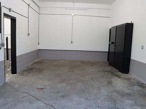 4th image of 6202 Gilmore Ave