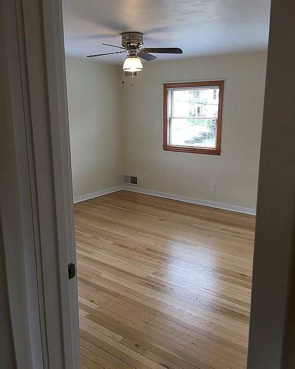 Upstairs Front Bedroom 1