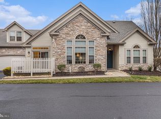 70 Legacy Oaks Dr, Richboro, PA 18954