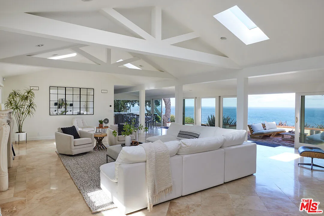 4 bed, 3.0 bath, 2866 sqft, $24,500 — Photo 4
