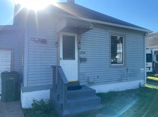 1204 S 12th St, Pekin, IL 61554