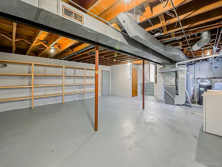 7580 Thornwood St — Photo 58