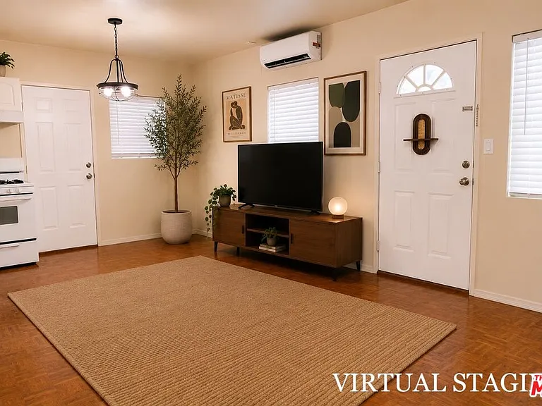 642 N La Jolla Ave #1/2 — Photo 5