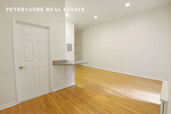 Rented by Peter Ashe | media 3