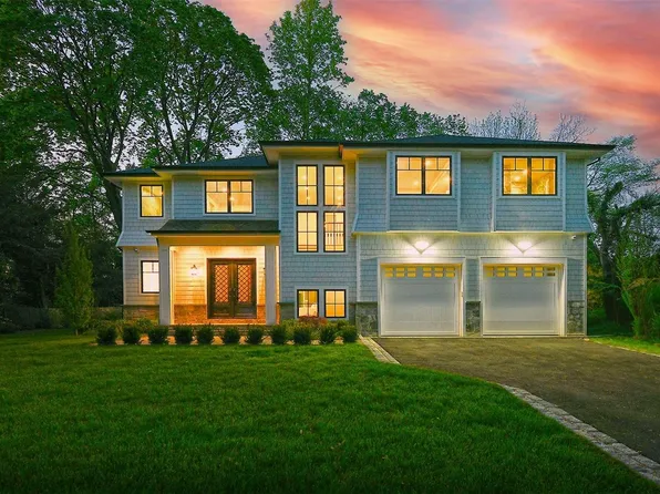17 The Serpentine, Roslyn Estates, NY 11576