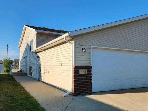 1044 41st Ave W, West Fargo, ND 58078