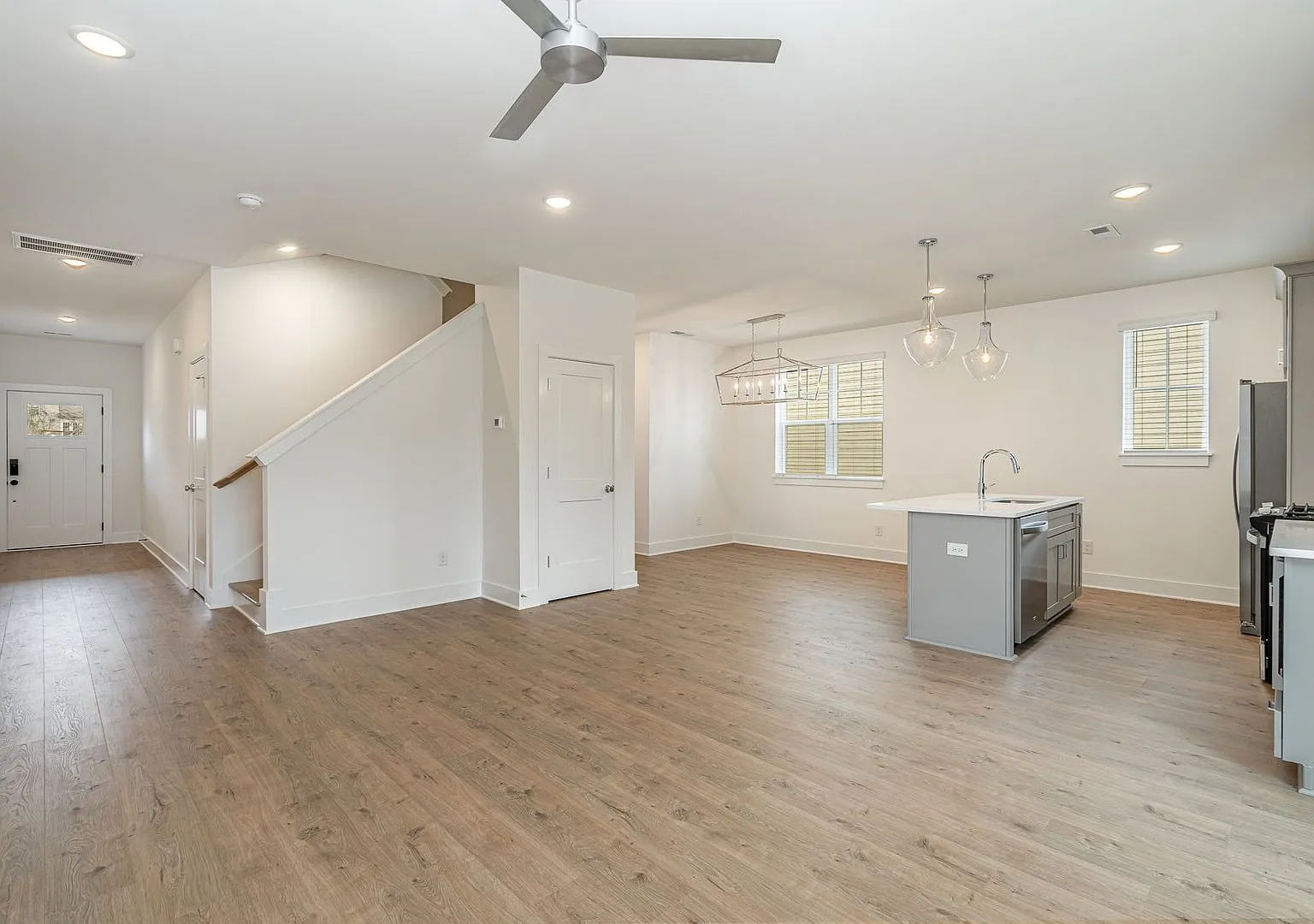 725 Caraway Lane — Photo 4