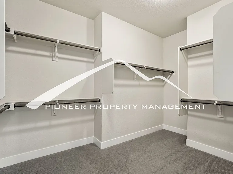 2398 Merlot Dr — Photo 17