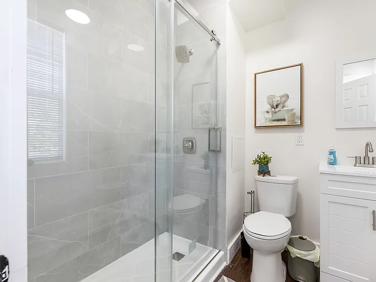 13476 Clifton Blvd #205 — Photo 3
