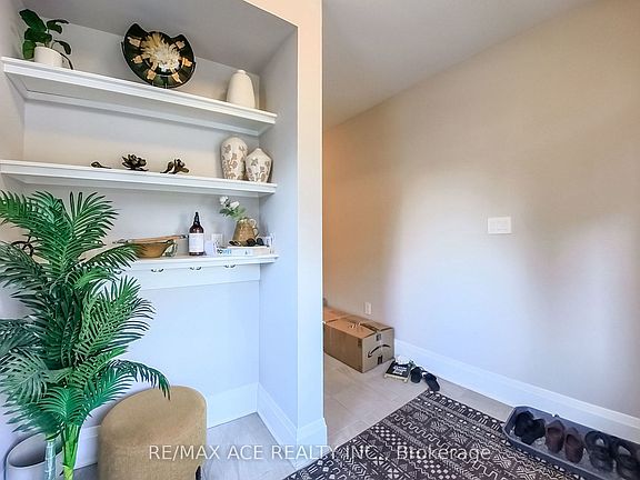 5th image of 261 Marigold Ct