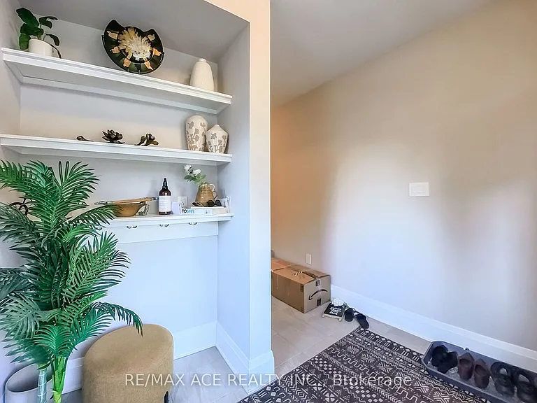261 Marigold Ct — Photo 5