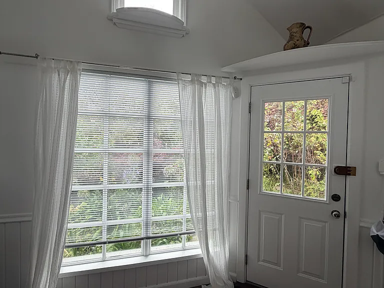 2328 Ward St — Photo 7