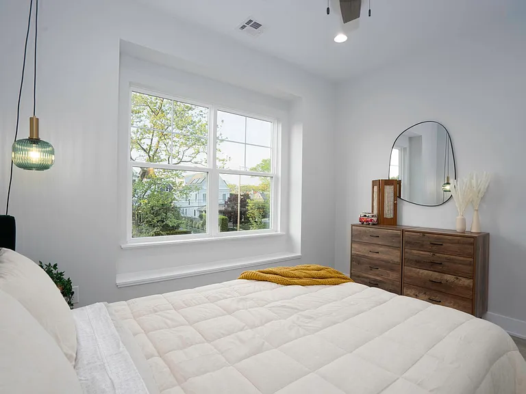 704 4th Ave — Photo 15