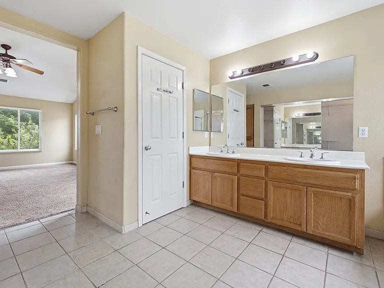 722 Summer Ln — Photo 38