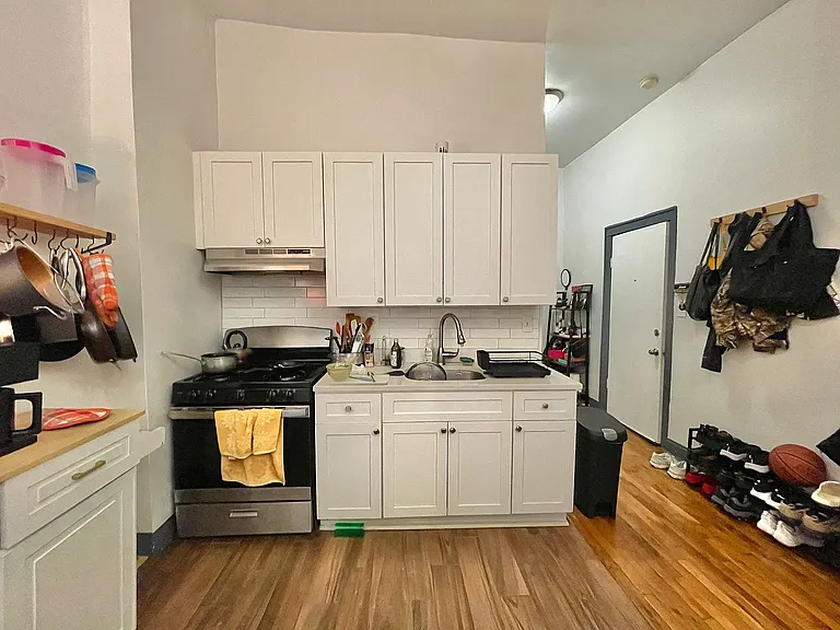 628 Willoughby Ave #2 — Photo 10
