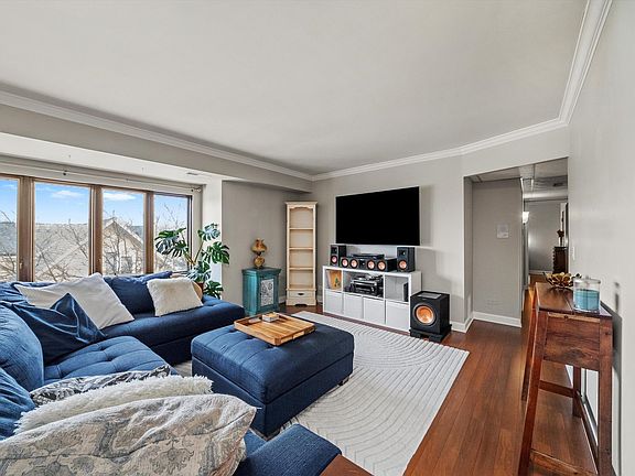 3rd image of 75 6th Ave APT 302