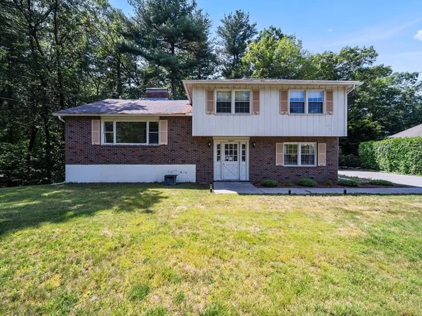 19 Magnolia Ave, Lancaster, MA 01523