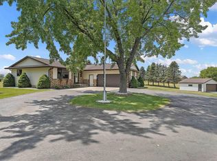 7123 Calumet Ave, Manitowoc, WI 54220