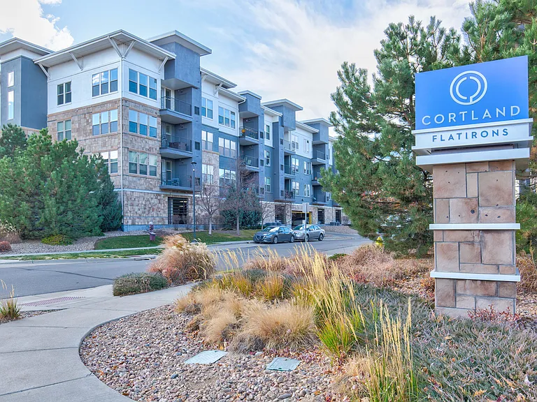 Cortland Flatirons — Photo 35