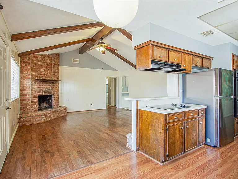 9710 Springmont Dr — Photo 3