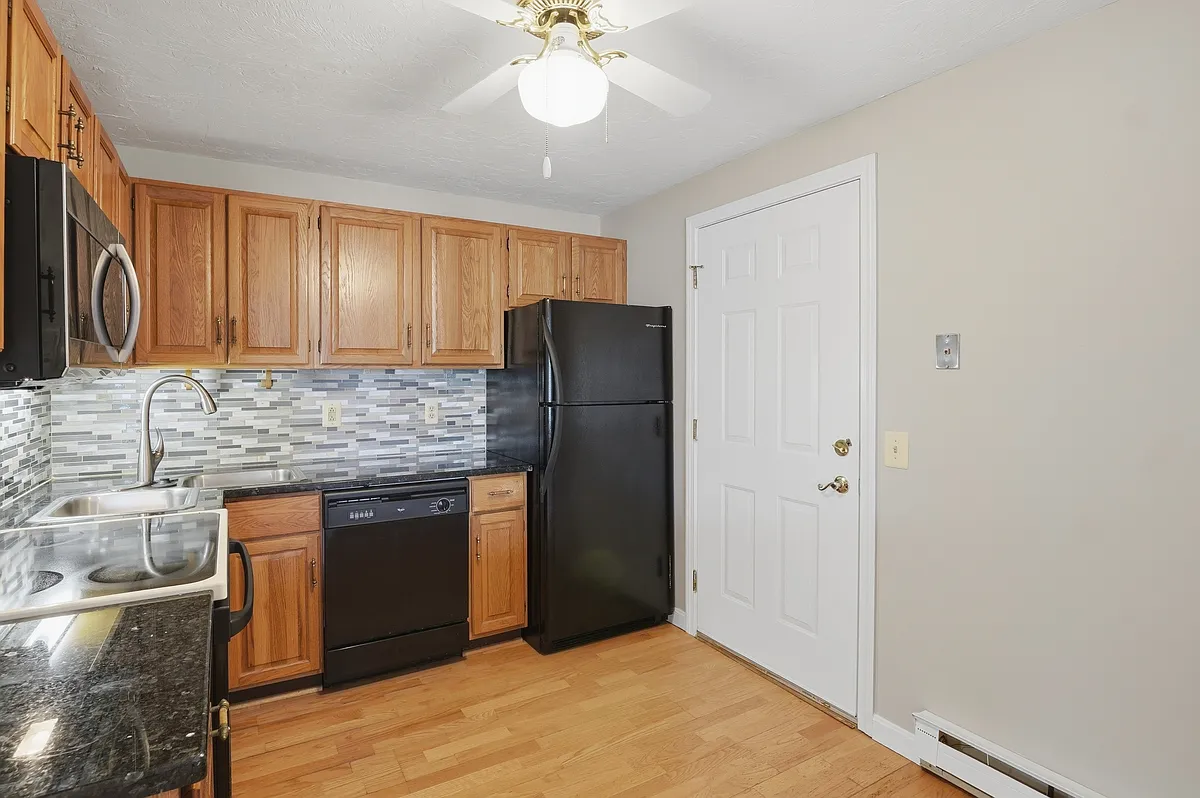 Building Photo - 51 Alvarado Ave #204