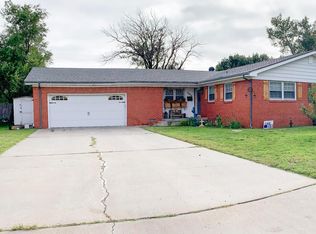 2406 Mary Ellen St, Pampa, TX 79065