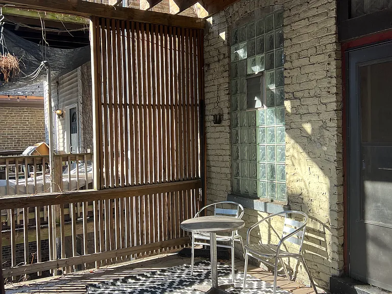 N Paulina St — Photo 14