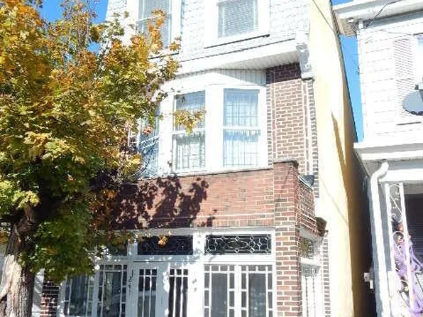 241 W 3rd St, Mount Carmel, PA 17851